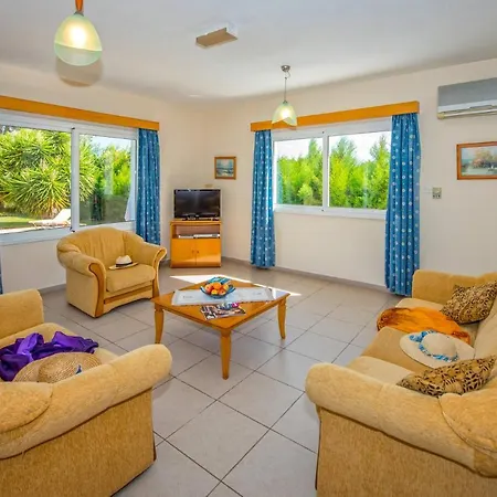 Evilia By Вилла Полис