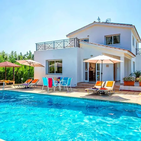 Villa Evilia By *