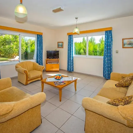 Evilia By Вилла Полис