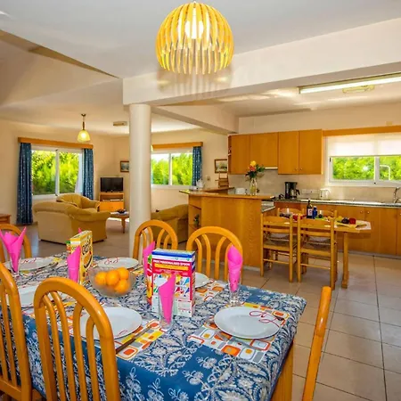 Evilia By * Полис